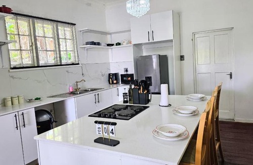 Muckleneuk Villa | Jacaranda Escape