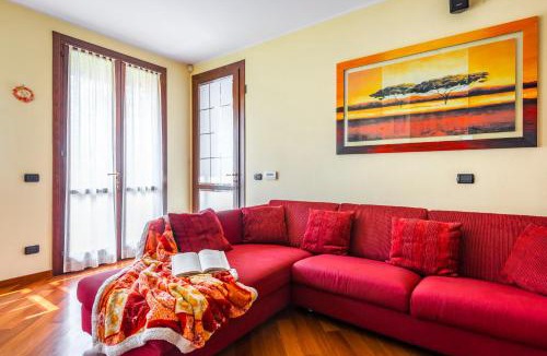 Casalgrande Apartment | Jacuzzi Apartment in Italian Villa, Wi-Fi & Garden Modena - Reggio Emilia