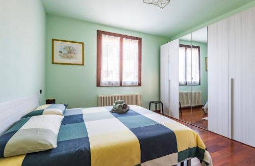 Casalgrande Apartment | Jacuzzi Apartment in Italian Villa, Wi-Fi & Garden Modena - Reggio Emilia