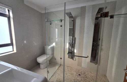 Greater Johannesburg Metropolitan Area Villa | Joburg family and friends getaway house with pool