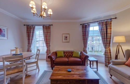 Stockbridge Apartment | JOIVY Luxury New Town Apartment