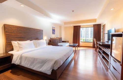 Khlong Tan Hotel | Journeyhub Sukhumvit 26, Bangkok