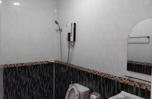 Prakhon Chai Hostel | K and K Resort room 1