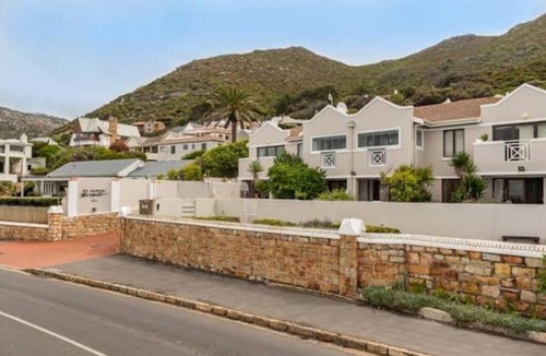 Kalk Bay Apartment | Kalk Bay Secure Seaside Apartment