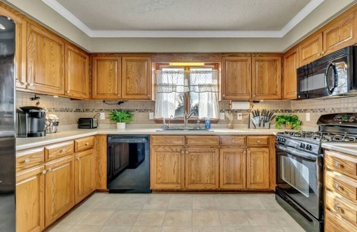 Winston - Salem House | King BD-Smart TVs, Outside City