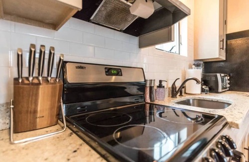 Cannonborough Elliotborough House | King Street- Historic Renovation w/Parking+Bikes!