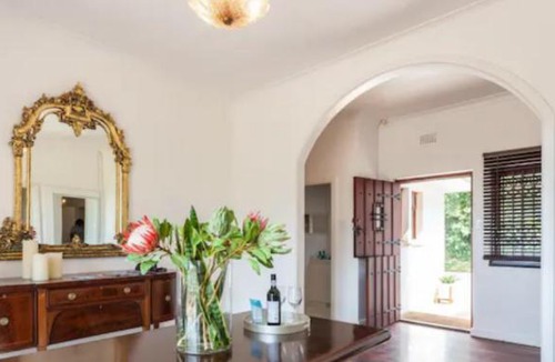 Newlands Apartment | Kirstenbosch Gardens Retreat