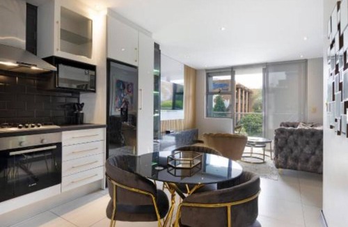 Greater Johannesburg Metropolitan Area Apartment | KMG Apartments at The Apex - Superior Apartment