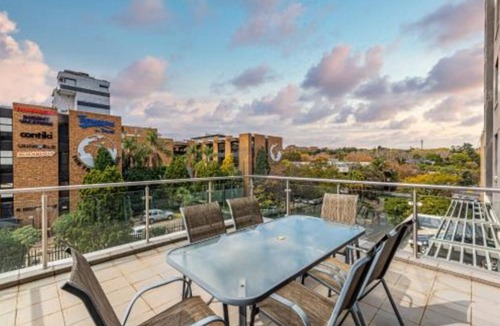 Greater Johannesburg Metropolitan Area Apartment | KMG Apartments at The Apex - Apartment with Balcony