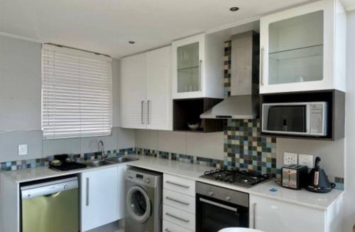 Greater Johannesburg Metropolitan Area Apartment | KMG Apartments at The Apex - Two-Bedroom Superior Corner Apartment