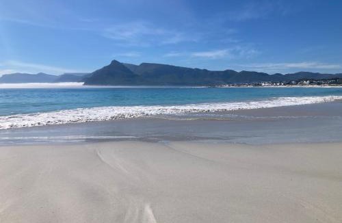 Kommetjie House | Kommetjie Luxury Retreat for Families & Groups by CTHA