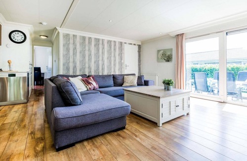 Berkhout Ski Chalet | ✓ Koningsgloed at Park Westerkogge ✓ Holiday home for 6 people ✓ Located in Berkhout (North Holland) ✓ Waterfront holiday resort ✓ Book directly at the resort