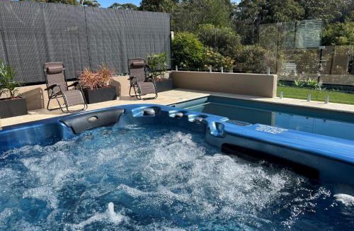 Mollymook Beach House | Kookaburra Heights - Heated Pool, Spa & Cinema Room