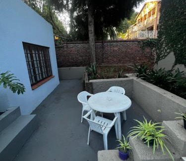Greater Johannesburg Metropolitan Area Resort | Koppies view 1 Bed cottage