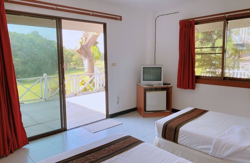 Pak Thong Chai Hotel | Korat Country Club Golf and Resort