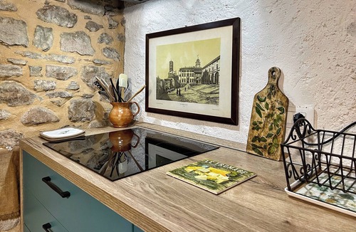 Subbiano House | La Fonte - Two Bedroom House, Sleeps 4