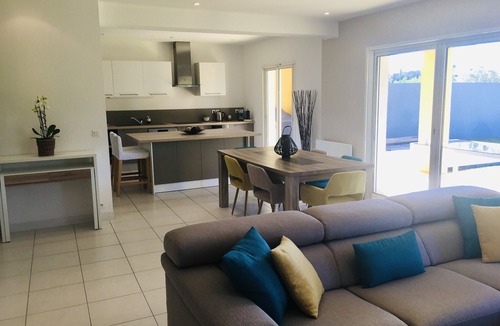 La Gaude House | La Gaude, villa 6 people-garden-pool-open view in a quiet