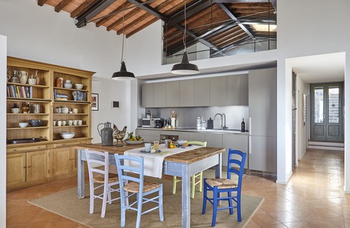 Rosennano Apartment | LA LOGGIA. HOUSE WITH STUNNING VIEW ABOVE THE CHIANTI REGION AND PANORAMIC POOL