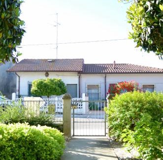 Castiglione di Cervia Apartment | La Papessa