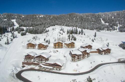 Bisanne 1500 Apartment | La Perle des Alpes C10 Apart.4* #Yolo Alp Home
