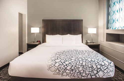 Downtown Baltimore Hotel | La Quinta Inn & Suites by Wyndham Baltimore Downtown