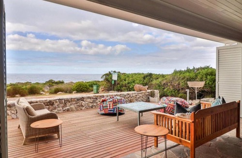 Kleinmond Apartment | Lady Serenity Hot Tub Ocean Front Pets
