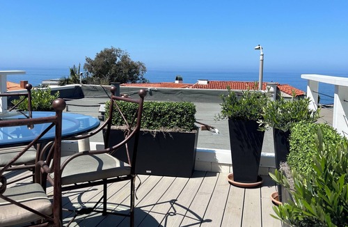 Laguna Terrace Park House | Laguna's Hidden Gem Penthouse 2 BEDROOMS, DEN, Oceanview.Quality Beds, 4 guests