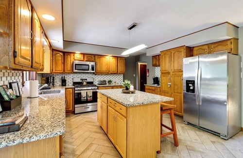White Haven Cottage | Lake Access & Private Hot Tub at Poconos Home!
