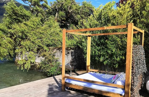 Bredannaz House | Lake Annecy: luxury waterfront house with lake and mountain views