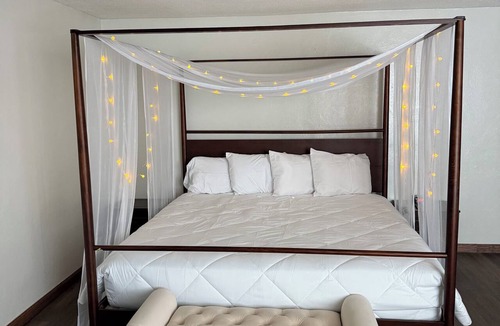 Pana Hotel | Lake Lawn Inn