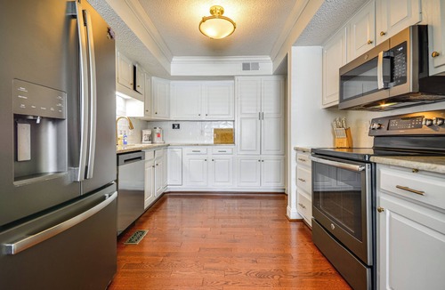 High Point House | Lake Living & Game Room! Group Escape 3 Mi to HPU