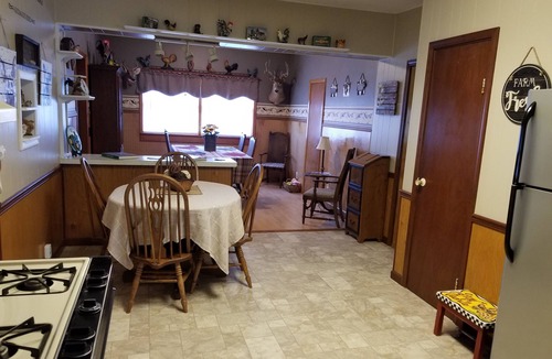 Lakewood House | LAKE SHELBYVILLE KIMBLE'S FARMHOUSE. SLEEPS 9