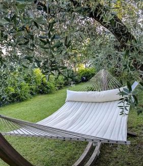 Peschiera Maraglio Apartment | Lakefront House With Garden On Monte Isola