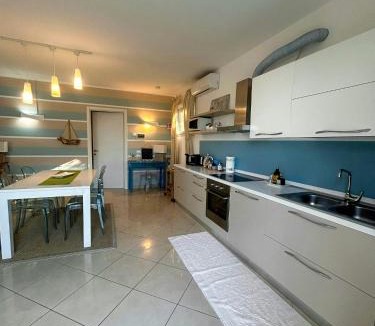 Peschiera Maraglio Apartment | Lakefront House With Garden On Monte Isola