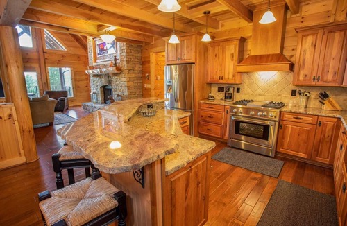 Wilkesboro Cabin | Lakefront Luxury Log Home near Downtown