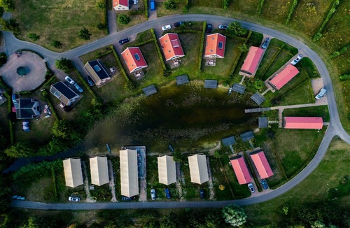 Bant House | Lakeside Escape for Groups