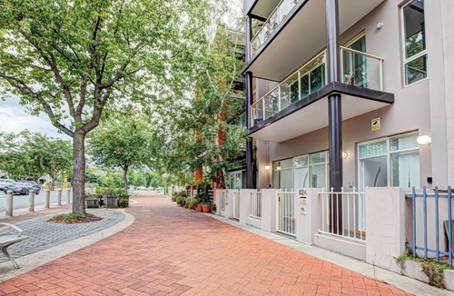Gungahlin House | LAKEVIEW ESCAPE. CAPITAL CITY COMFORT. FACING A BEAUTIFUL LAKE AND PARK