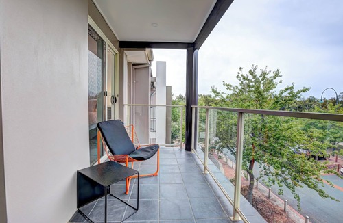 Gungahlin House | Lakeview Family Retreat: Canberra-Cozy Townhouse!