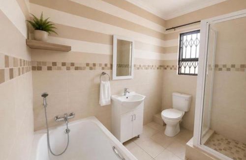 Bloubergstrand House | Lala Kwetu