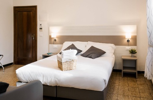 Castel San Pietro Terme House | LaMì Room & Apartment