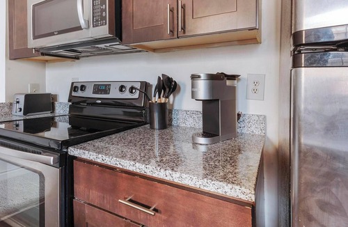 Downtown Baltimore Apartment | Landing | Amazing 1BD, Courtyard, Gym
