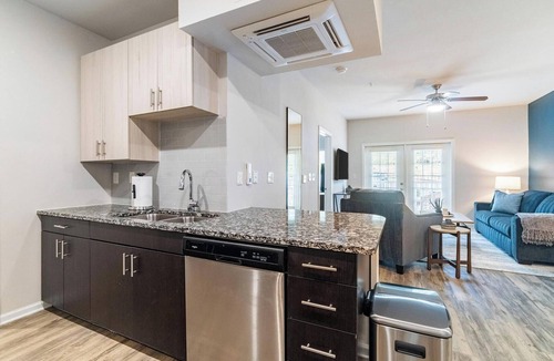 Charlotte Apartment | Landing | Chic 1BD, Clubhouse, Gym