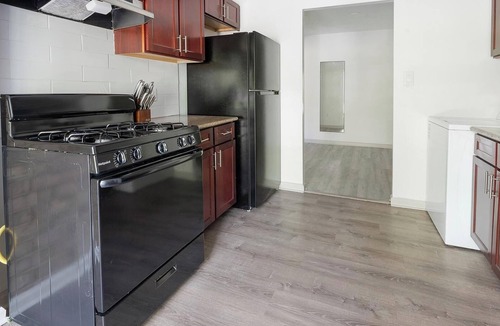 Greenbelt Apartment | Landing | Chic 1BD, Pool, Gym