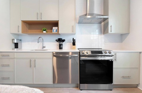 Hyattsville Apartment | Landing | Incredible 2BD, Pool, Gym