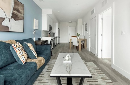 Cardozo Apartment | Landing | Stunning 1BD in Columbia Heights