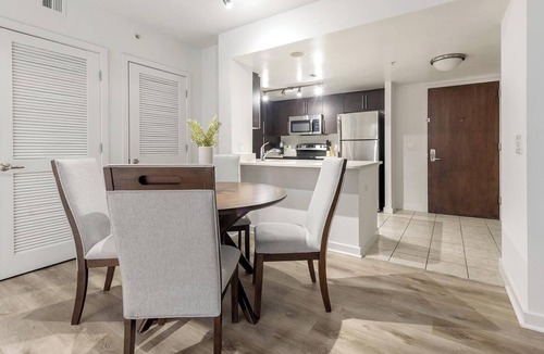 Navy Yard Apartment | Landing | Stunning 2BD, Courtyard
