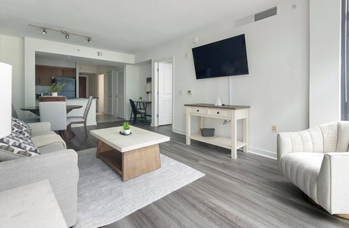 Navy Yard Apartment | Landing | Stunning 2BD, Courtyard