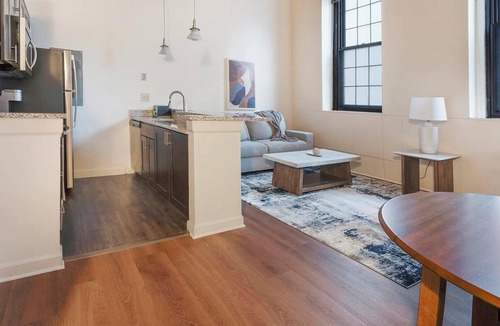 Downtown Baltimore Apartment | Landing | Stylish 1BD, Courtyard, Gym