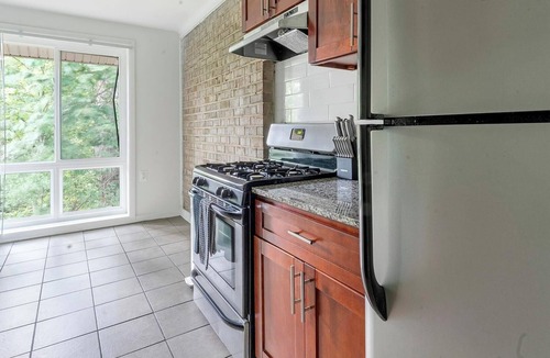 Greenbelt Apartment | Landing | Stylish 2BD, Gym, Pool