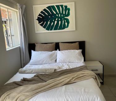 Muckleneuk House | Lani Accommodation